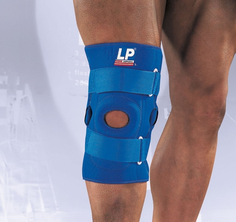 L P Supports Hinged Knee Stabilizer